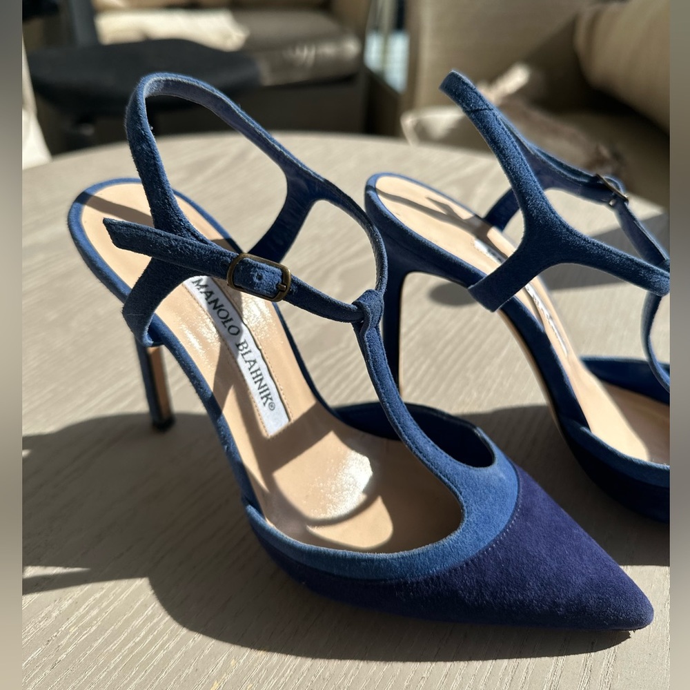 Funky, one of a kind Manolo Blahnik pumps!